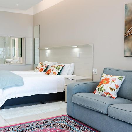 Camps Bay Blue Self-Catering Studios Kaapstad Buitenkant foto