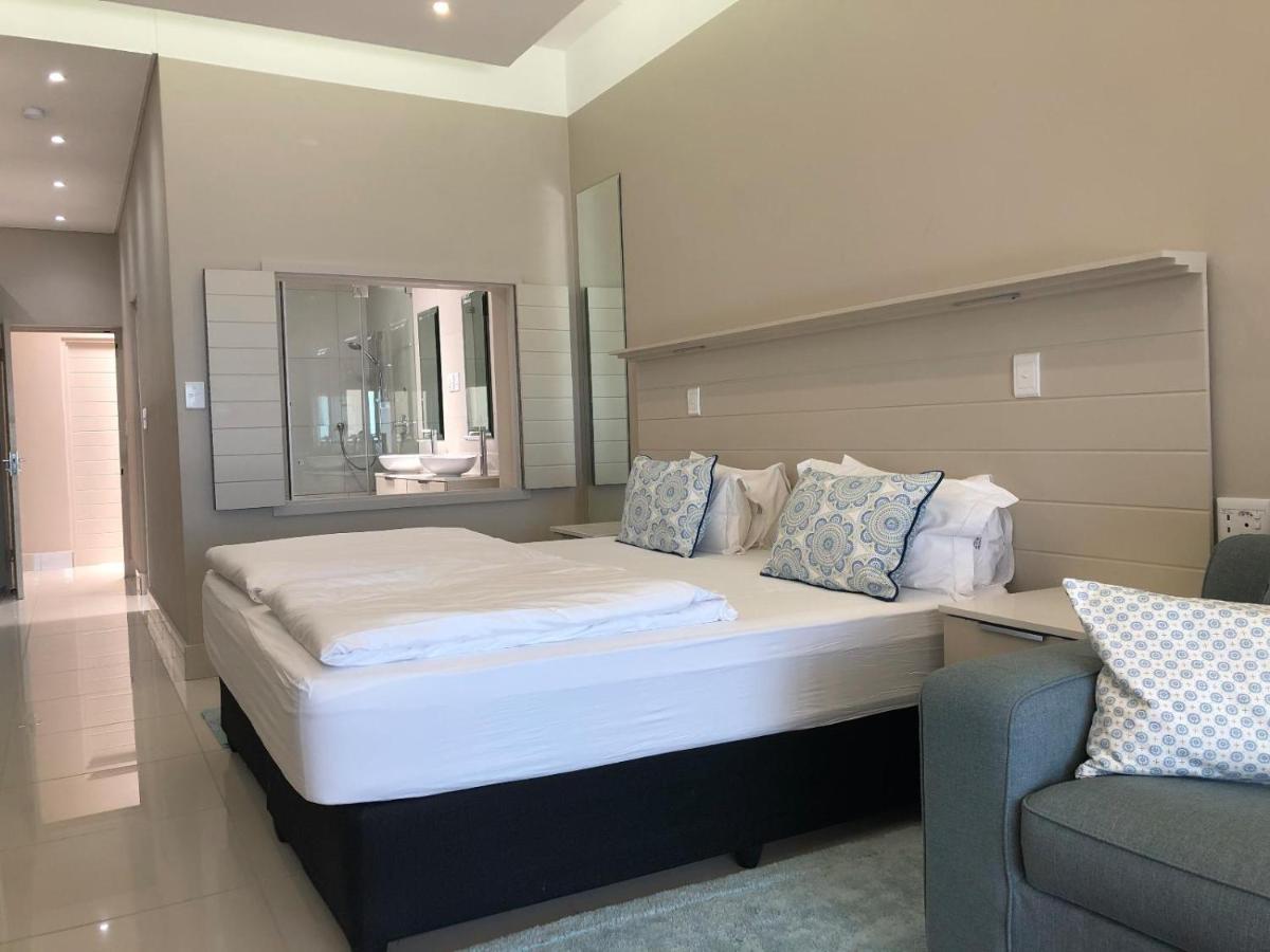 Camps Bay Blue Self-Catering Studios Kaapstad Buitenkant foto