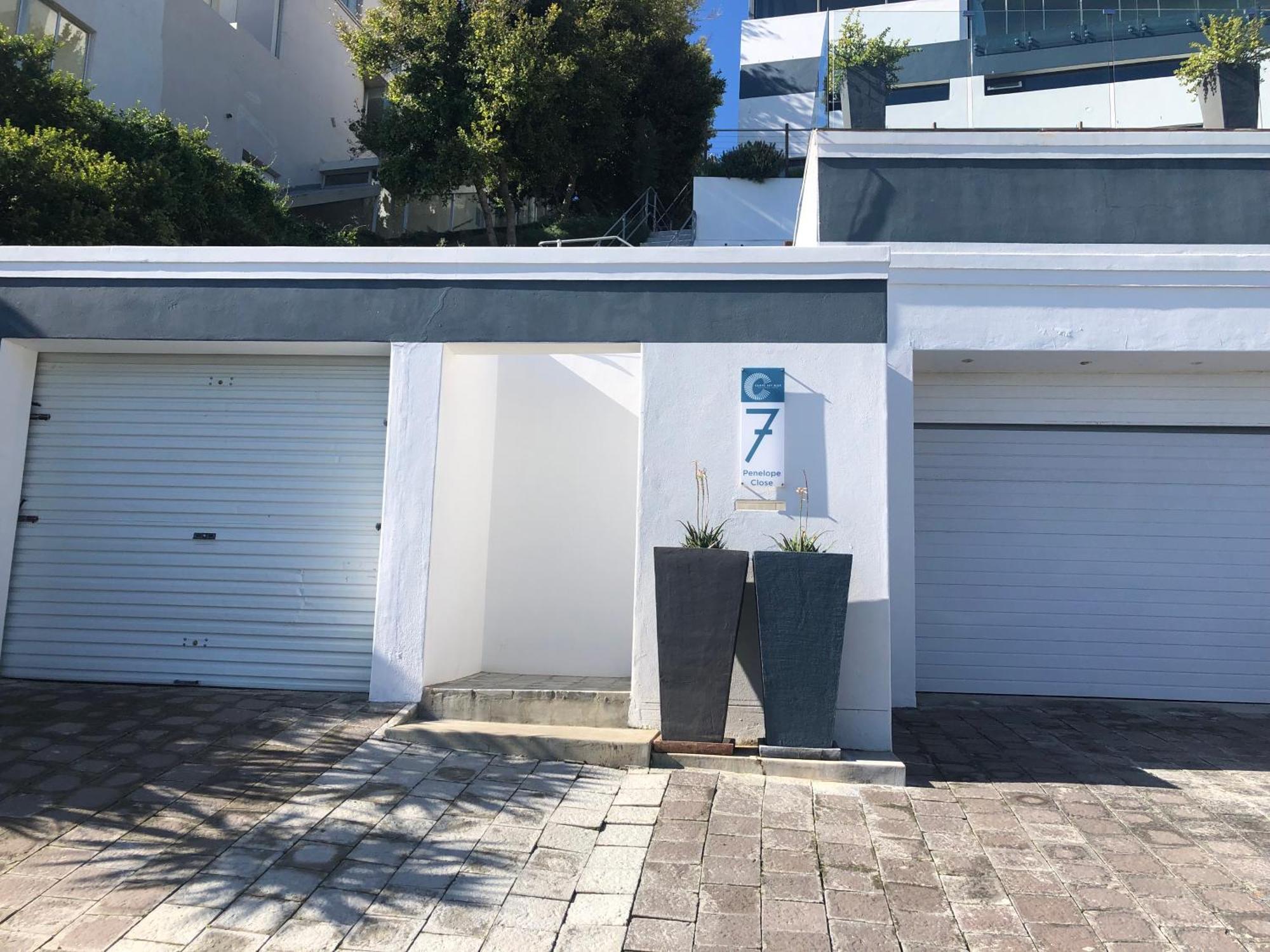 Camps Bay Blue Self-Catering Studios Kaapstad Buitenkant foto