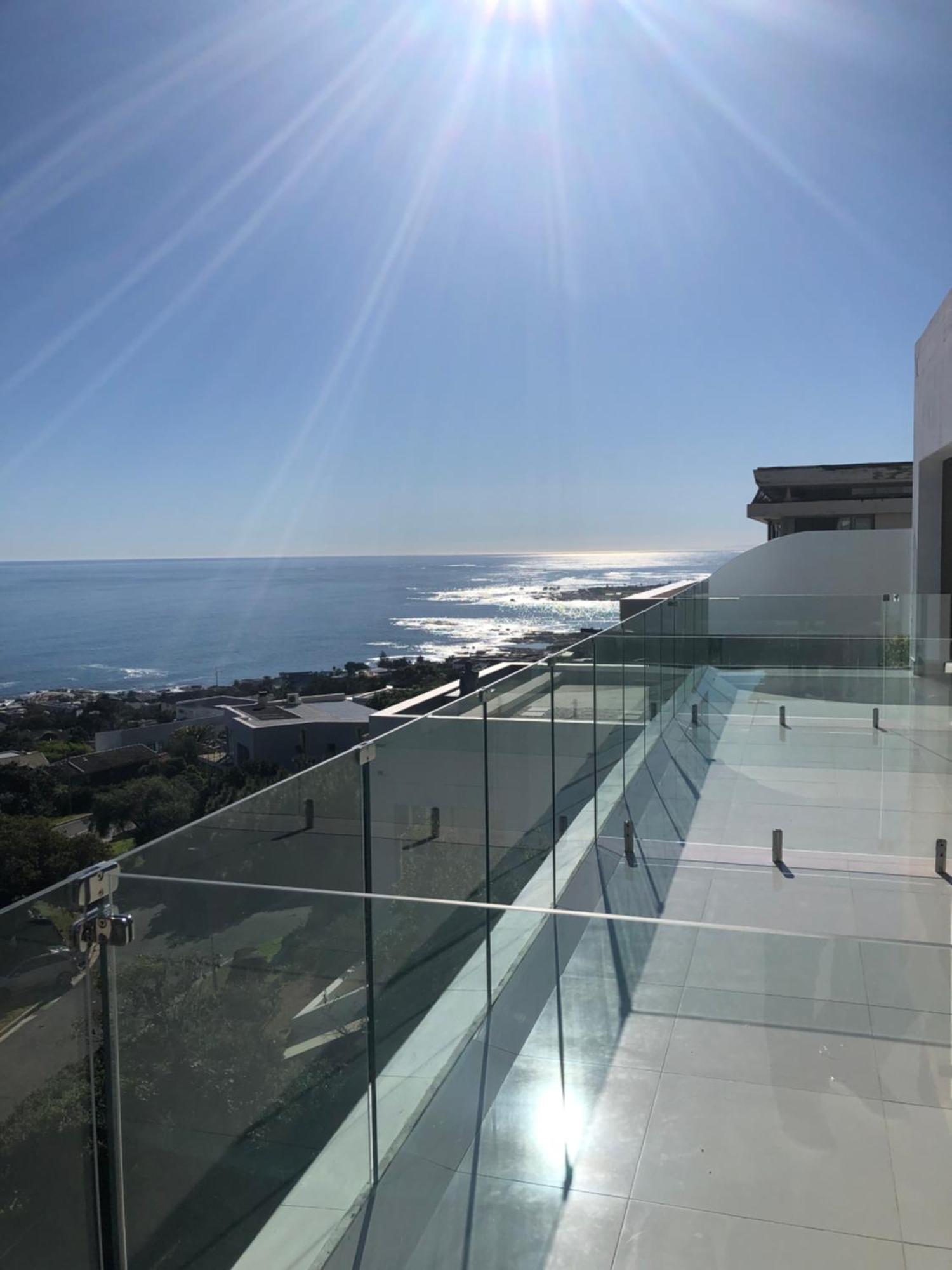 Camps Bay Blue Self-Catering Studios Kaapstad Buitenkant foto