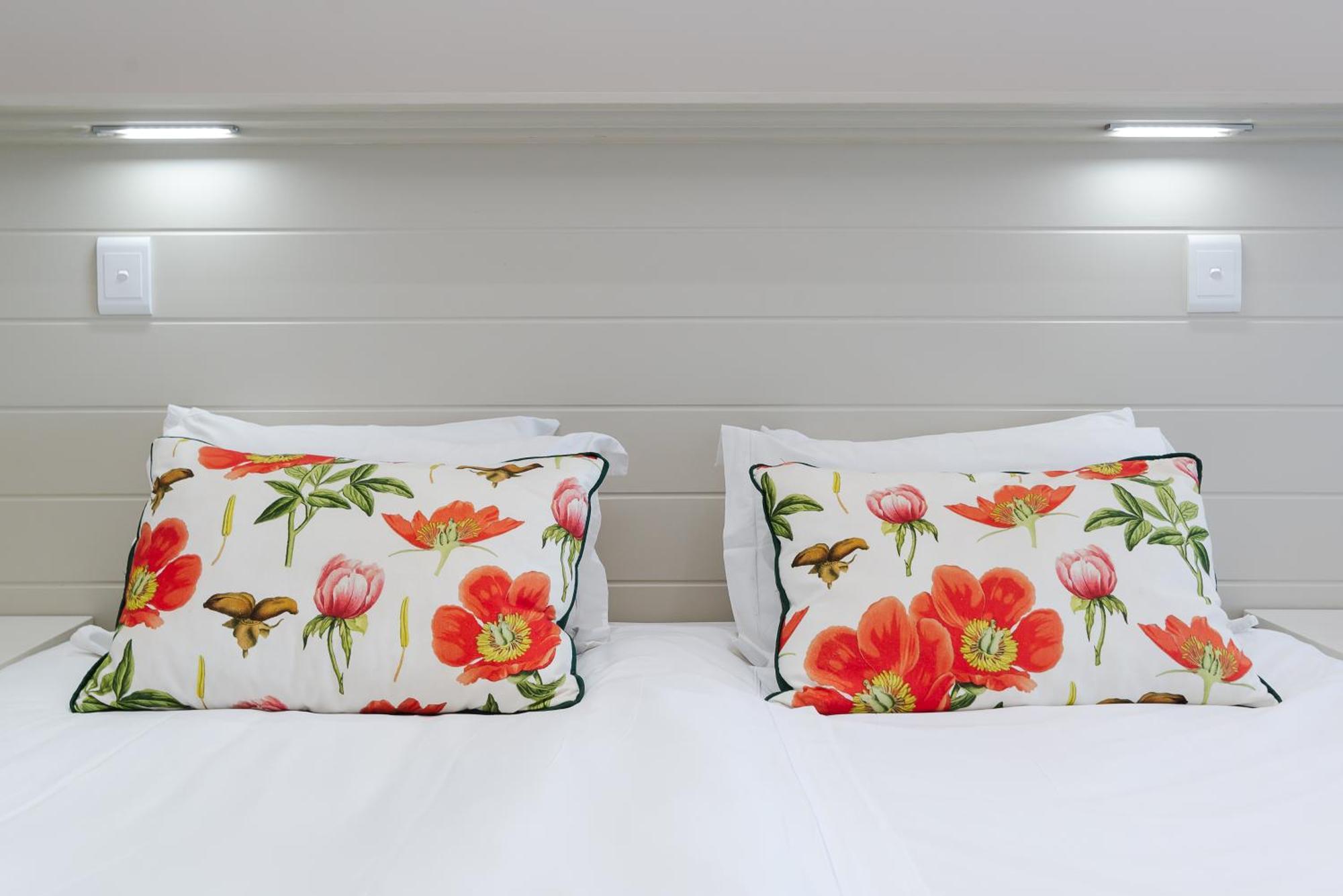 Camps Bay Blue Self-Catering Studios Kaapstad Buitenkant foto