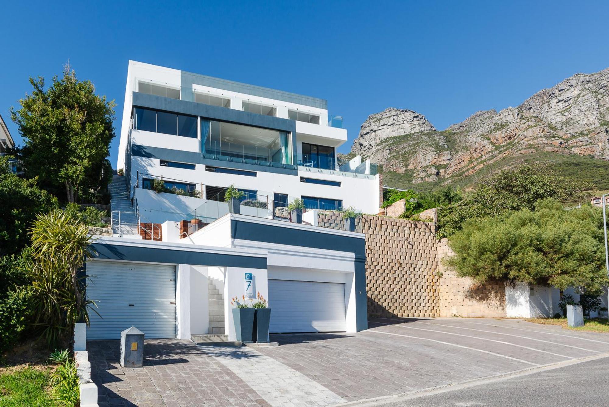 Camps Bay Blue Self-Catering Studios Kaapstad Buitenkant foto